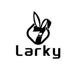 7 LARKY logo