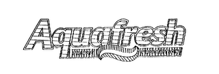 AQUAFRESH TRIPLE PROTECTION logo