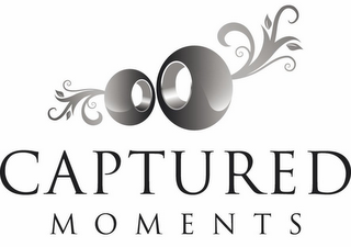 CAPTURED M O M E N T S logo