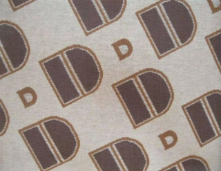 D logo