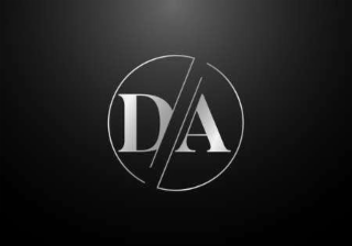 D A logo
