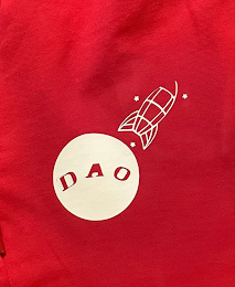 D A O logo