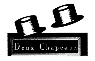 DEUX CHAPEAUX