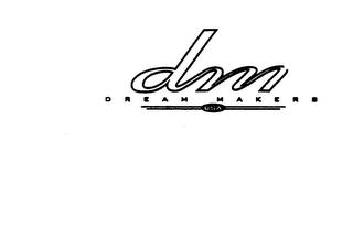 DM DREAM MAKERS USA logo