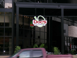 DOC'S RESTAURANT logo
