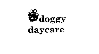 DOGGY DAYCARE logo
