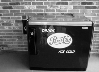 DRINK PEPSI-COLA ICE COLD logo