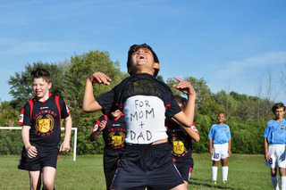 FOR MOM + DAD logo