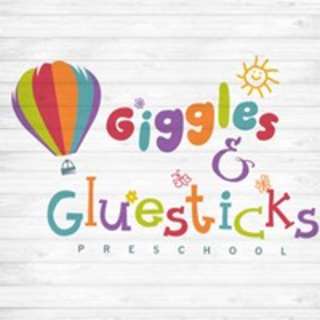 GIGGLES & GLUESTICKS PRESCHOOL logo