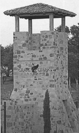 GRAPE CREEK VINEYARDS logo