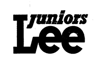JUNIORS LEE logo