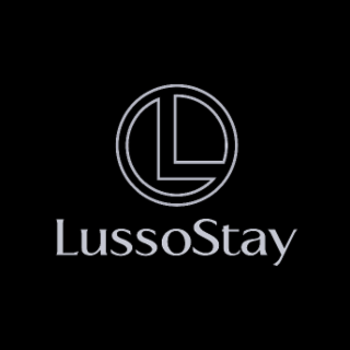L LUSSOSTAY logo