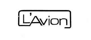 L'AVION logo