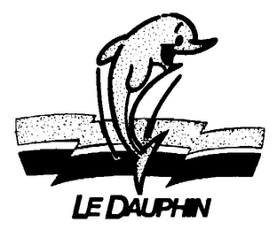 LE DAUPHIN logo