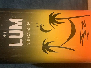 LÜM VODKA SODA logo