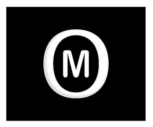 M O logo