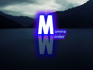 MOMMAWONDER logo