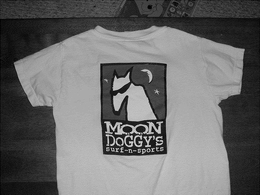 MOON DOGGY'S SURF-N-SPORTS logo