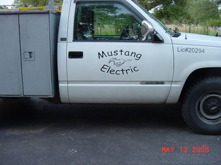 MUSTANG ELECTRIC logo