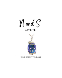 N AND S ATELIER BLUE BRIGHT PENDANT logo