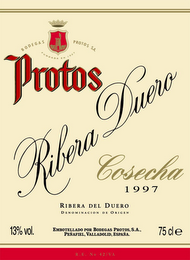PROTOS RIBERA DUERO COSECHA 1997 RIBERA DEL DUERO DENOMINACION DE ORIGEN 13% VOL. EMBOTELLADO POR BODEGAS PROTOS, S.A., PENAFIEL, VALLADOLID, ESPANA. 75 CLE BODEGAS PROTOS S.A. FUNDANDA EN 1927 COSECHA logo