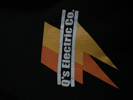 Q'S ELECTRIC CO. logo