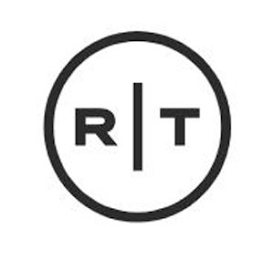 R T logo