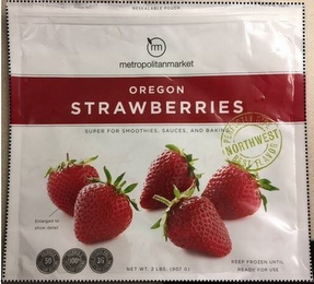 RESEALABLE POUCH M METROPOLITAN MARKET OREGON STRAWBERRIES SUPER FOR SMOOTHIES, SAUCES, AND BAKING PERFECTLY RIPE BEST FLAVOR NORTHWEST ENLARGED TO SHOW DETAIL CALORIES 50 PER 1 CUP SERVING VITAMIN C 100% PER 1 CUP SERVING DIETARY FIBER 3G PER 1 CUP SERVING NET WT. 2 LBS. (907 G) KEEP FROZEN UNTIL READY FOR USE logo