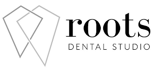 ROOTS DENTAL STUDIO logo