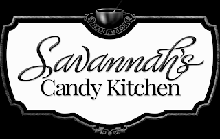 SAVANNAH'S CANDY KITCHEN HANDMADE logo