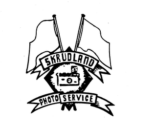 SKRUDLAND PHOTO SERVICE logo