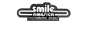 SMILE AMERICA PHOTOGRAPHY STUDIO logo