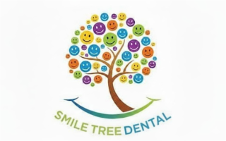 SMILETREE DENTAL logo