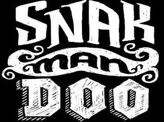 SNAK MAN DOO logo