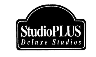 STUDIOPLUS DELUXE STUDIOS logo