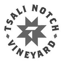 T TSALI NOTCH VINEYARD logo