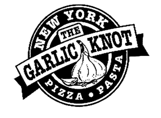 THE GARLIC KNOT NEW YORK PIZZA PASTA logo