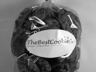 THEBESTCOOKIE.COM SPREADING LOVE THROUGHOUT THE LAND, ONE COOKIE AT A TIME logo
