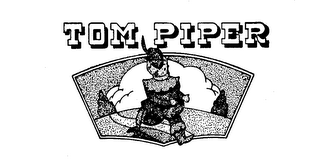 TOM PIPER logo