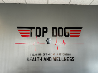 TOP DOG TREATING - OPTIMIZING - PREVENTING HEALTH AND WELLNESS logo