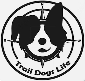 TRAIL DOGS LIFE logo