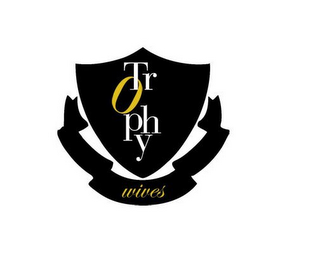 TROPHY WIVES logo