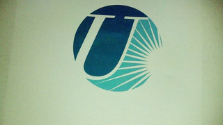 U logo