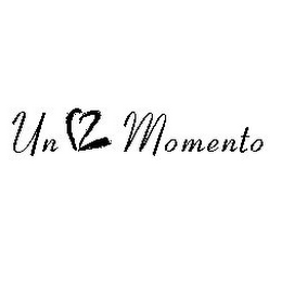 UN MOMENTO logo
